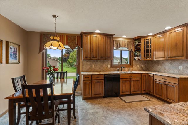59214 Park Shore Drive, Elkhart, IN 46517