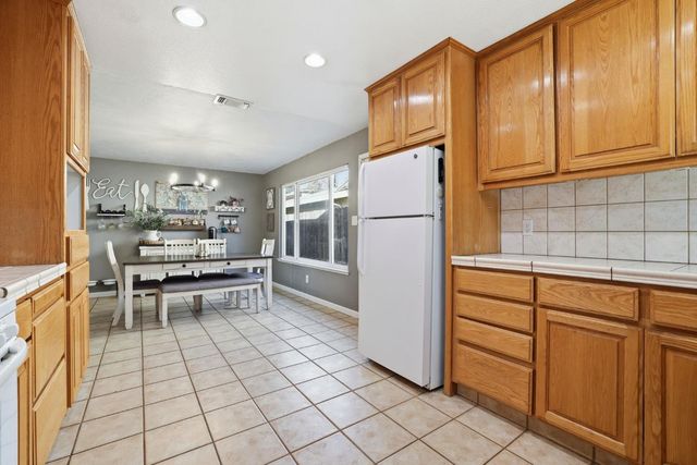 7000 Sunburst Way, Citrus Heights, CA 95621