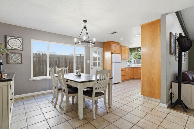 7000 Sunburst Way, Citrus Heights, CA 95621