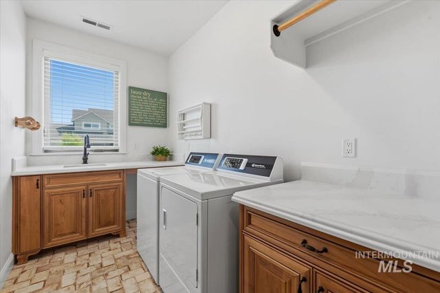 2016 E Mainacht St, Meridian, ID 83642