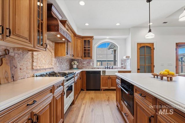 2016 E Mainacht St, Meridian, ID 83642