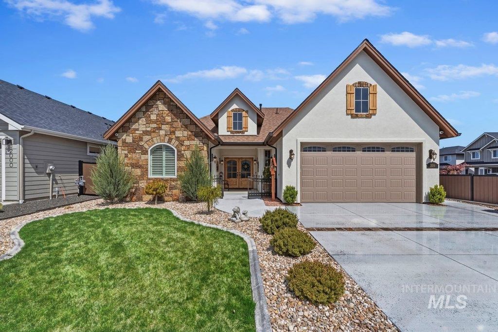 2016 E Mainacht St, Meridian, ID 83642