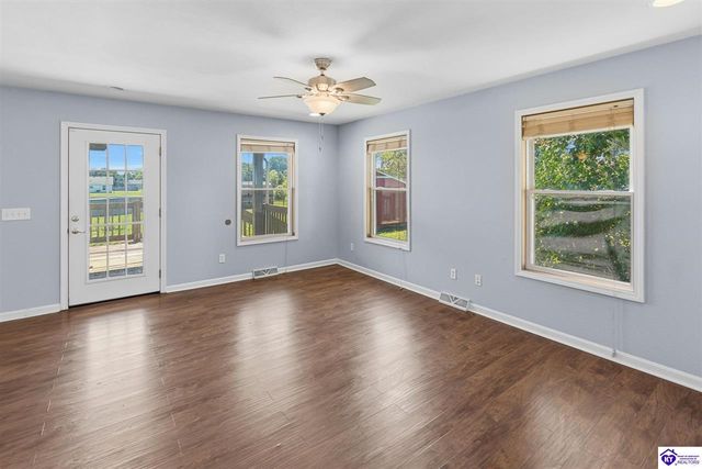 113 W Donna Reed Boulevard, Cecilia, KY 42724