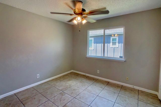 902 Cactus DR, Round Rock, TX 78681