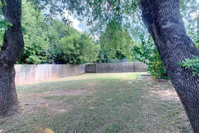 902 Cactus DR, Round Rock, TX 78681
