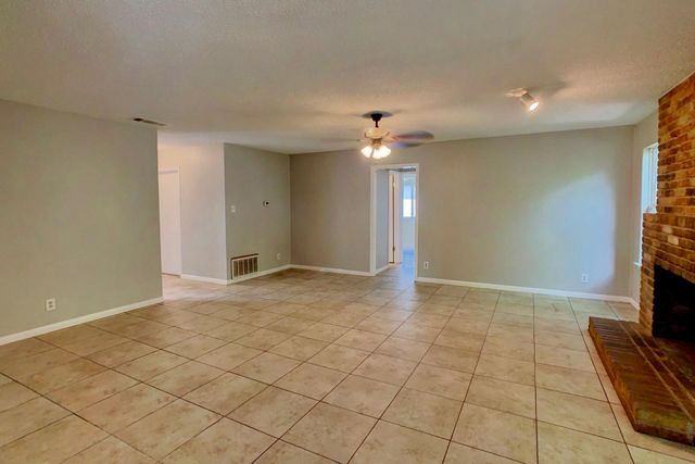 902 Cactus DR, Round Rock, TX 78681