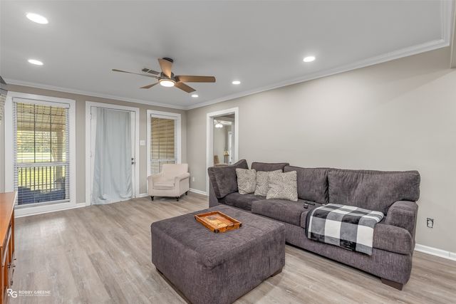 437 Caplis Sligo Road, Bossier City, LA 71112