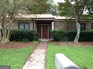 1548 Stoneleigh Way, Stone Mountain, GA 30088