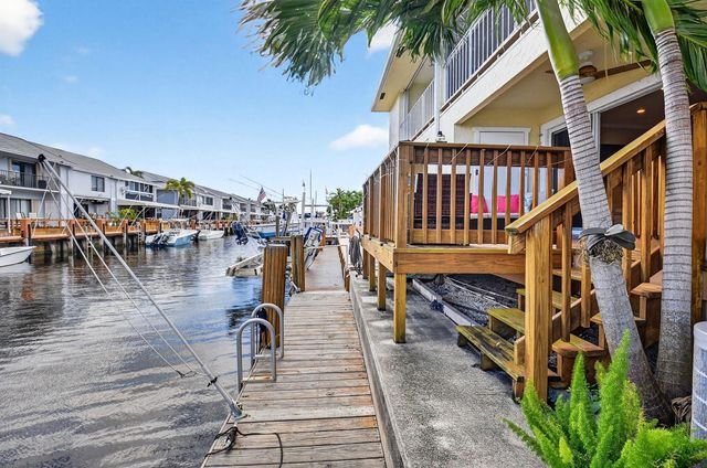 732 Rider Road, Boynton Beach, FL 33435
