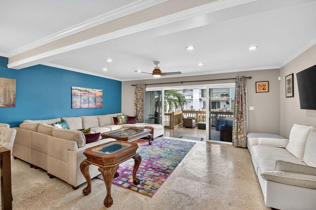 732 Rider Road, Boynton Beach, FL 33435