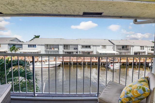 732 Rider Road, Boynton Beach, FL 33435