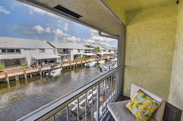 732 Rider Road, Boynton Beach, FL 33435