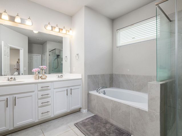 453 Arrowhead Vine ST, Leander, TX 78641