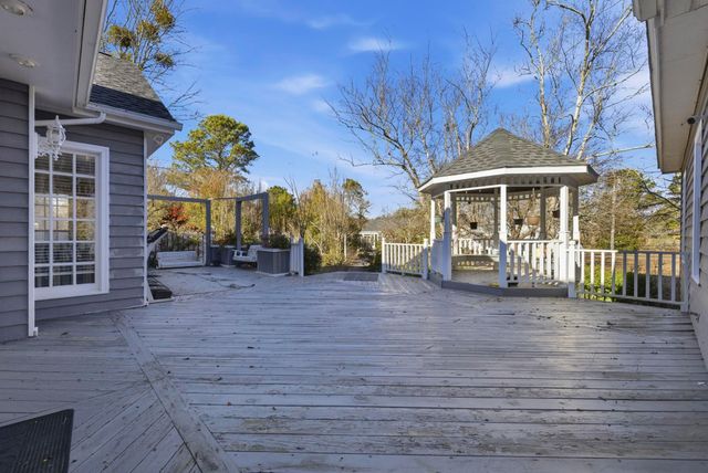 485 Carolina Dr., Loris, SC 29569