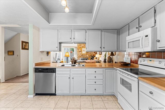 13652 E Evans Avenue, Aurora, CO 80014
