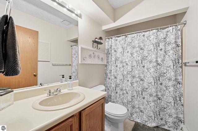 3906 Sherwood Forest Drive # 19, Traverse City, MI 49686