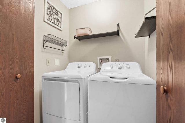 3906 Sherwood Forest Drive # 19, Traverse City, MI 49686