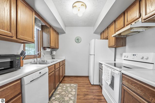 3906 Sherwood Forest Drive # 19, Traverse City, MI 49686