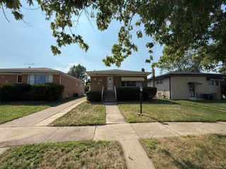 530 Bensley Avenue, Calumet City, IL 60409