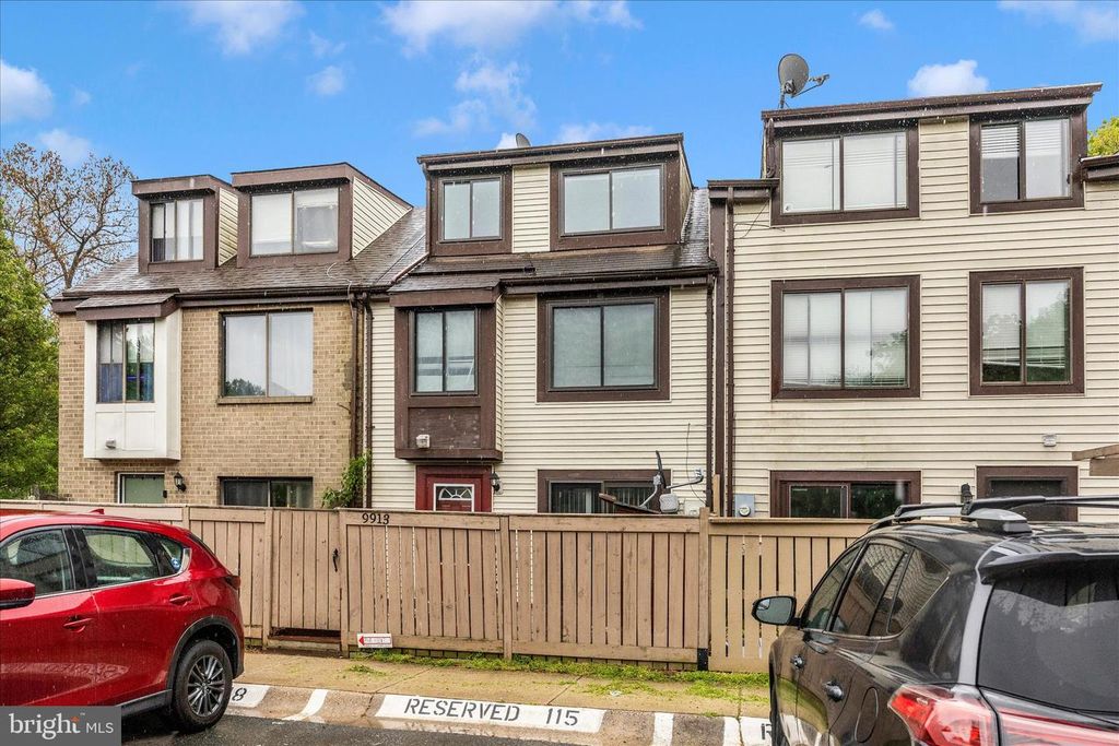 Image 1 of property listing at 9913 FOREST VIEW PL, Montgomery Village, MD 20886