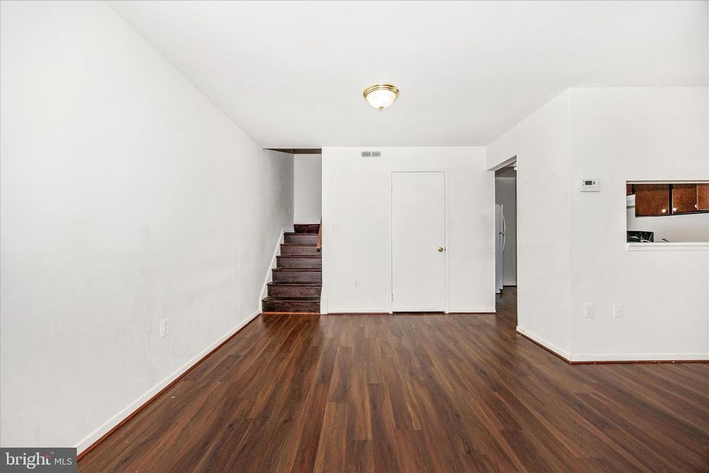 Image 10 of property listing at 9913 FOREST VIEW PL, Montgomery Village, MD 20886