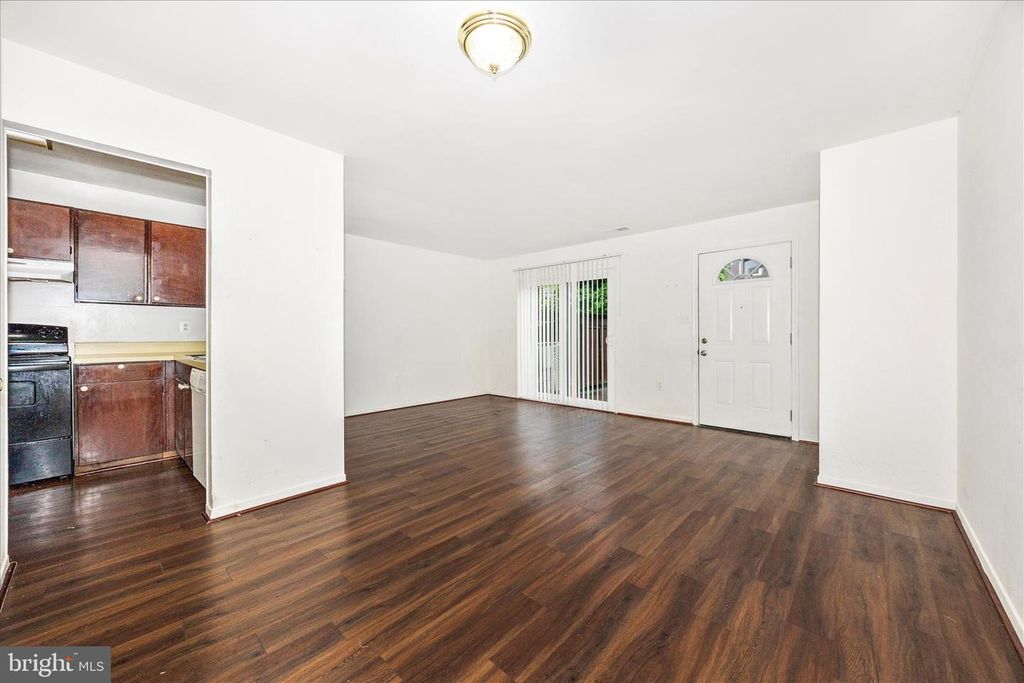 Image 11 of property listing at 9913 FOREST VIEW PL, Montgomery Village, MD 20886