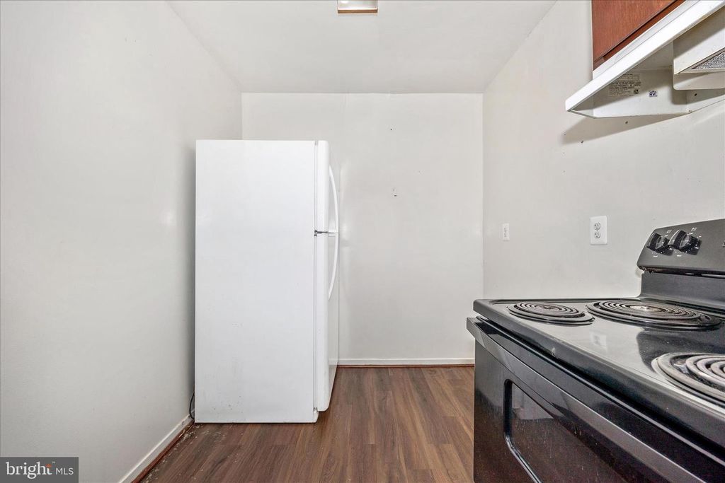 Image 15 of property listing at 9913 FOREST VIEW PL, Montgomery Village, MD 20886