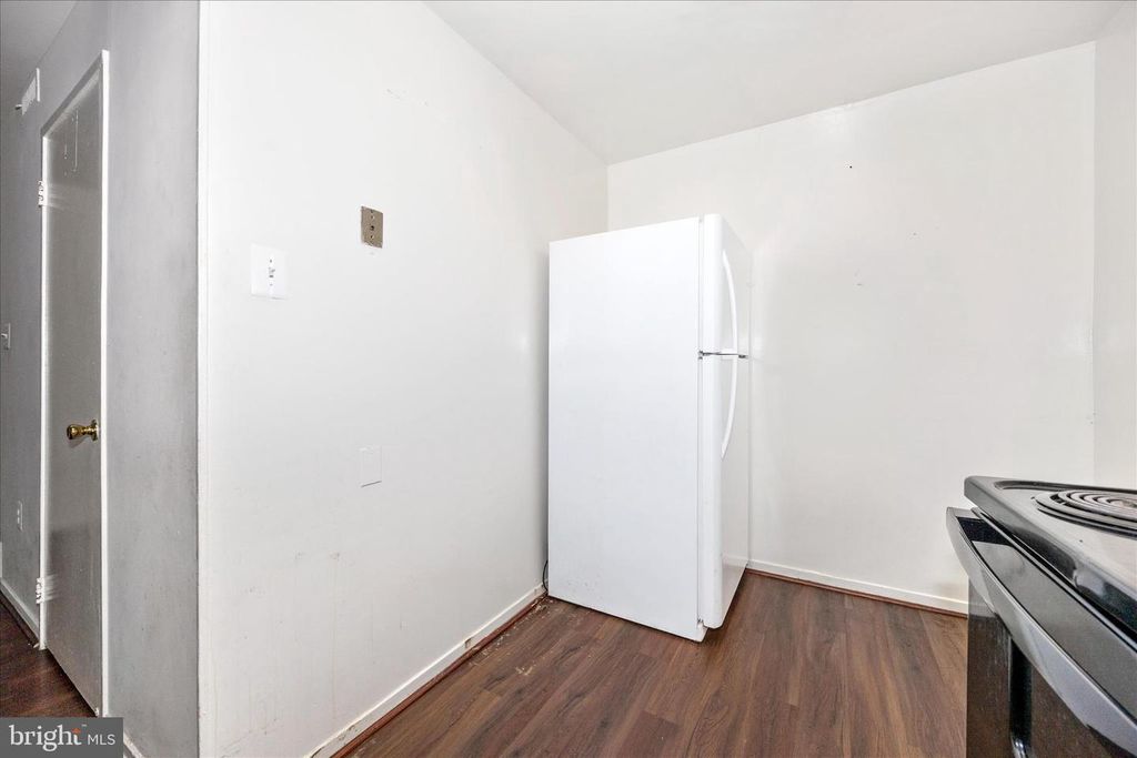 Image 16 of property listing at 9913 FOREST VIEW PL, Montgomery Village, MD 20886