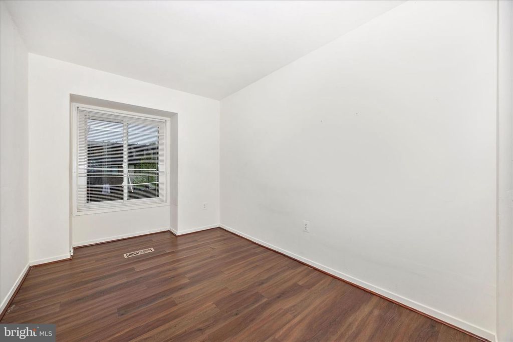 Image 23 of property listing at 9913 FOREST VIEW PL, Montgomery Village, MD 20886