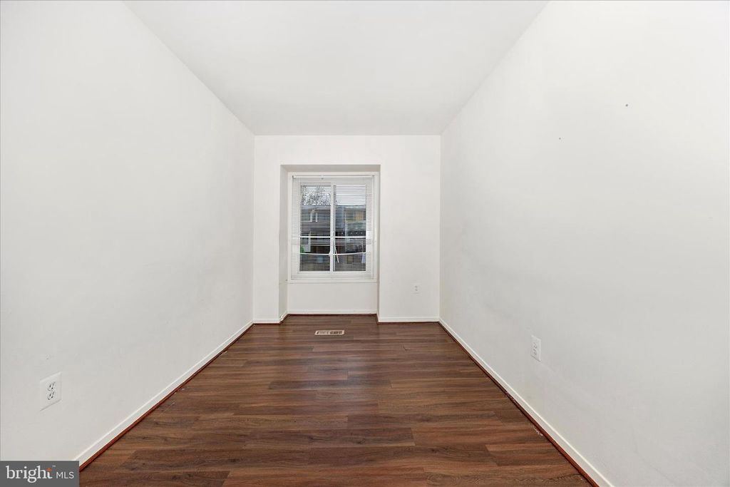 Image 24 of property listing at 9913 FOREST VIEW PL, Montgomery Village, MD 20886