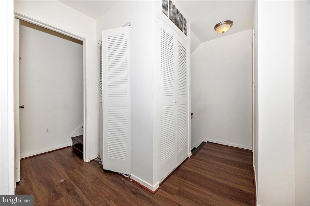 Image 31 of property listing at 9913 FOREST VIEW PL, Montgomery Village, MD 20886