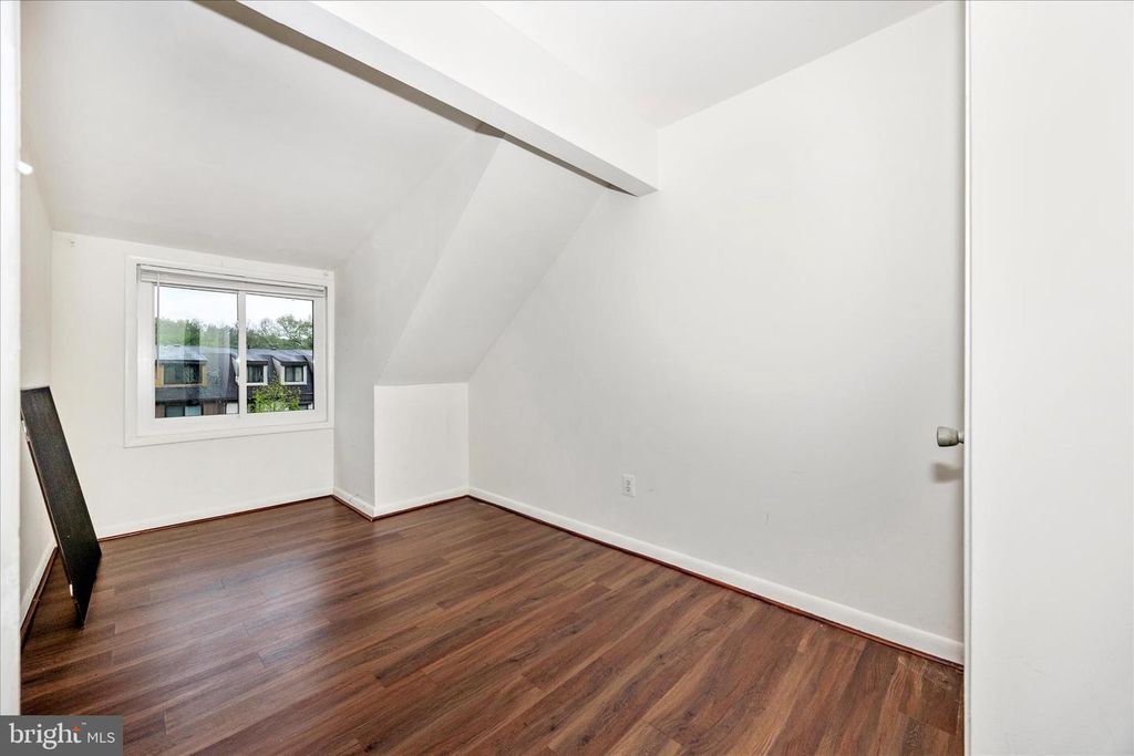 Image 35 of property listing at 9913 FOREST VIEW PL, Montgomery Village, MD 20886