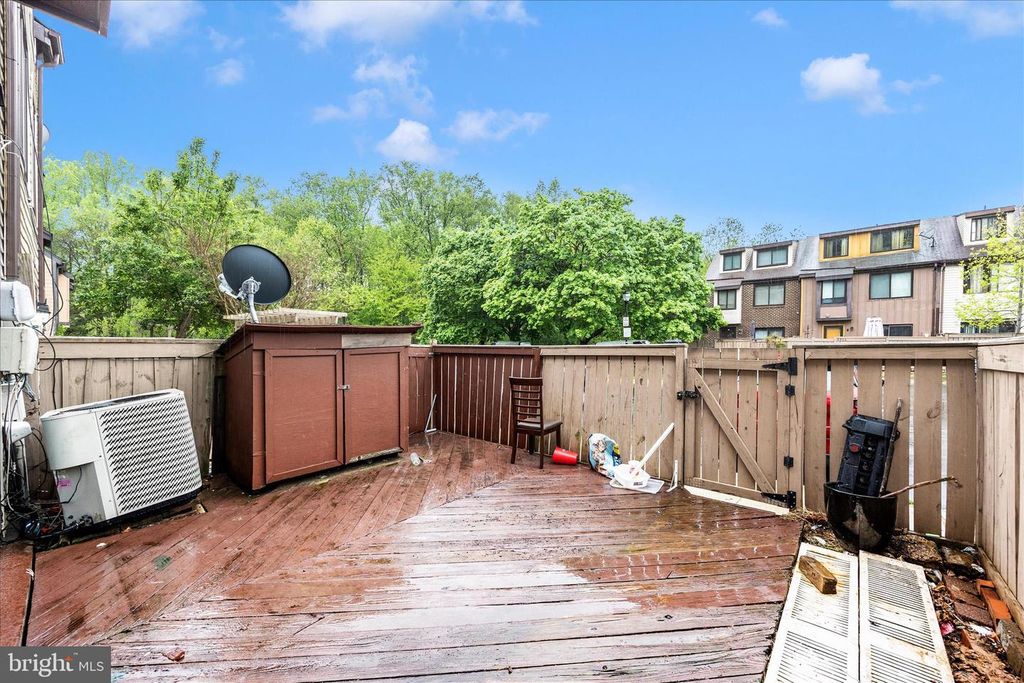 Image 38 of property listing at 9913 FOREST VIEW PL, Montgomery Village, MD 20886