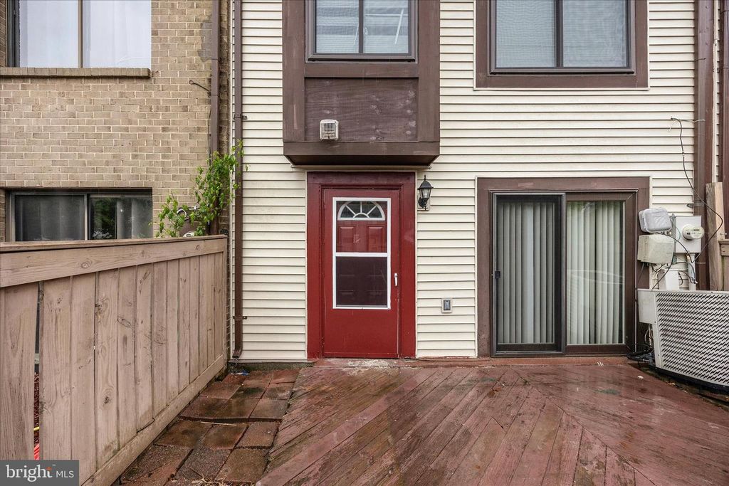 Image 41 of property listing at 9913 FOREST VIEW PL, Montgomery Village, MD 20886