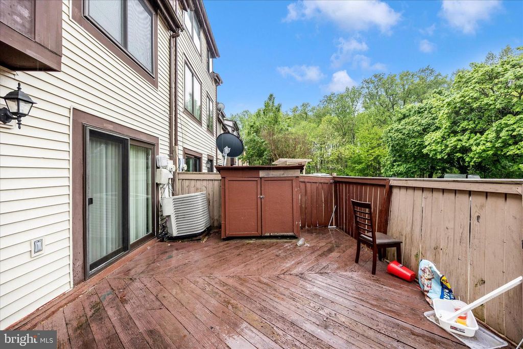 Image 42 of property listing at 9913 FOREST VIEW PL, Montgomery Village, MD 20886