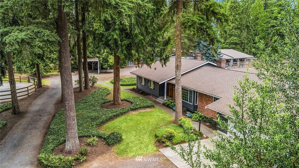 Image 1 of property listing at 15206 206th Avenue NE, Woodinville, WA 98077