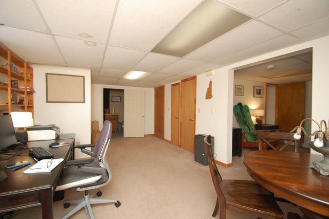 8 Teaberry Lane, Bedford, NH 03110