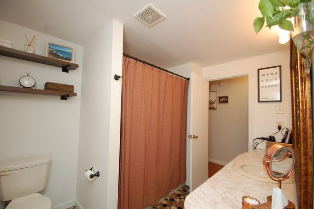 8 Teaberry Lane, Bedford, NH 03110