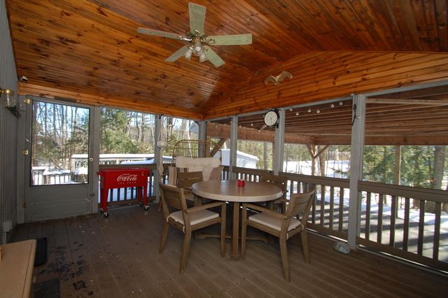 8 Teaberry Lane, Bedford, NH 03110