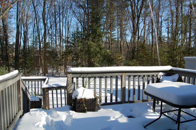 8 Teaberry Lane, Bedford, NH 03110