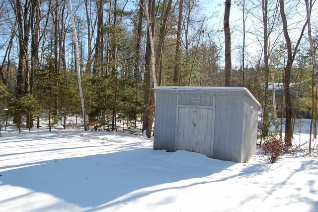 8 Teaberry Lane, Bedford, NH 03110