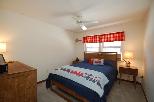 8 Teaberry Lane, Bedford, NH 03110