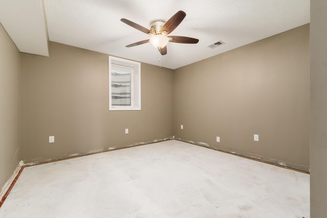 173 Mannaseh Drive E, Granville, OH 43023