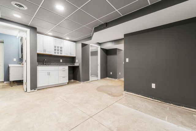 173 Mannaseh Drive E, Granville, OH 43023