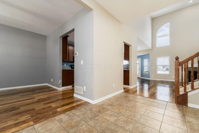 173 Mannaseh Drive E, Granville, OH 43023