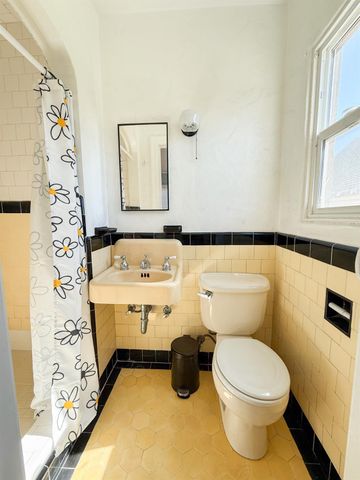 624 E Vassar Avenue, Fresno, CA 93704