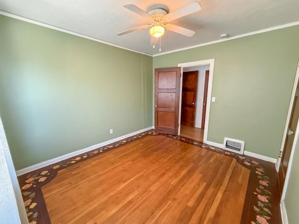 Image 14 of property listing at 624 E Vassar Avenue, Fresno, CA 93704