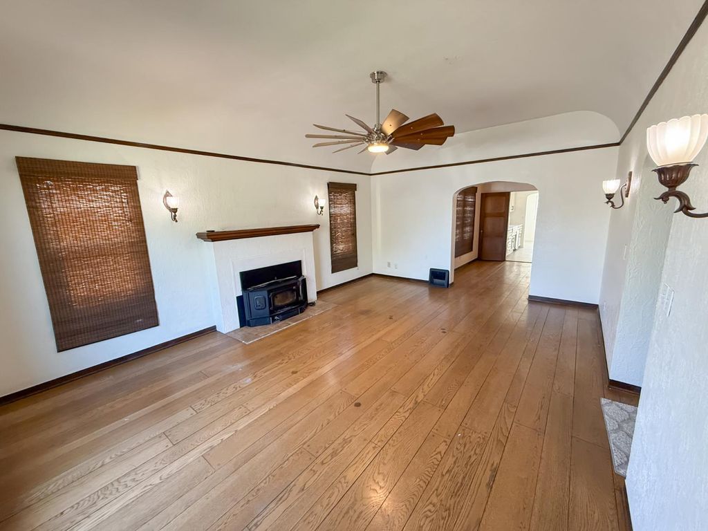 Image 9 of property listing at 624 E Vassar Avenue, Fresno, CA 93704