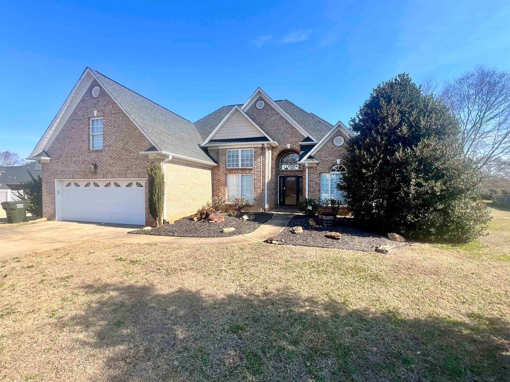 515 Blackstone Drive, Inman, SC 29349