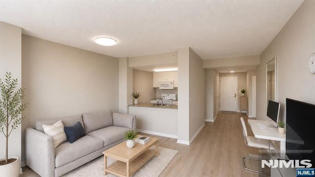 100 Old Palisade Road 1813, Fort Lee, NJ 07024